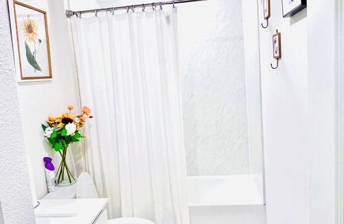 Aubrey House | Aubrey Haven – Private bedroom Suburban Comfort