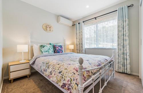 Greenlane - Ellerslie Villa | Auckland Golden Phoenix Holiday Homes