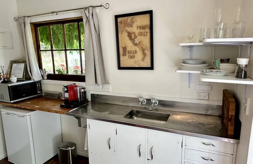 Greytown Cottage | *AUGUST SPECIAL RATE* The Brambles - Cute Semi-Rural Guest House in Greytown
