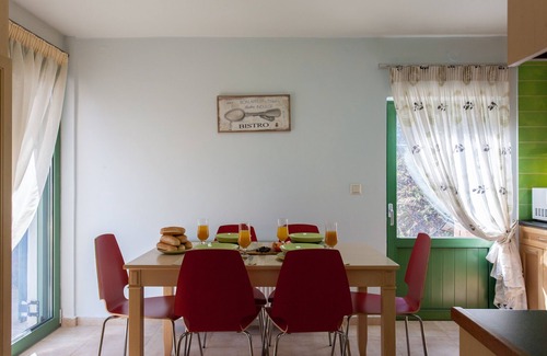 Platanias House | Augusta Deres Cretan Mountain Retreat With Amazing Views