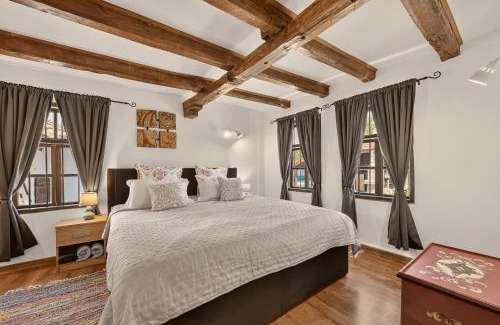 Pchelnik Villa | Augusta's Authentic Farm House