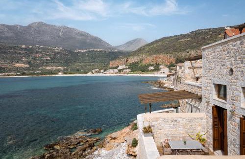 Neo Itilo Apartment | Aura Seafront Villa
