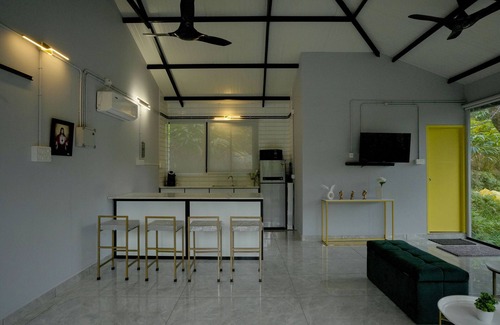 Elappara Villa | Aura Tree House Villa Farm