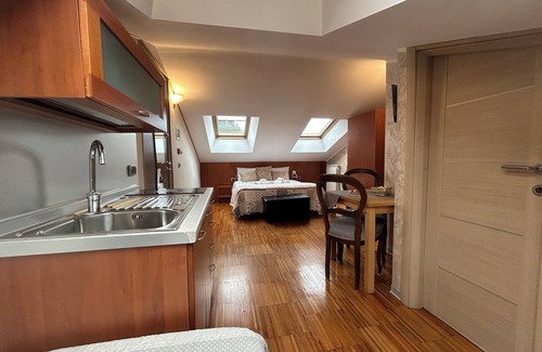 Aurelio Bed & Breakfast | Aurelia Garden Gold Bed & Breakfast