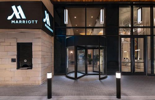 Waller Creek District Hotel | Austin Marriott Downtown