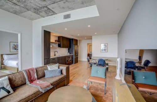 Rainey Street Historic District House | Austin McConaughey Heated Pool by Barcle
