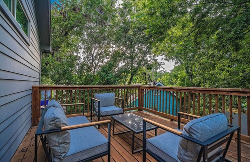 Foster Heights House | Austin Retreat Hot Tub & Relaxing Patio