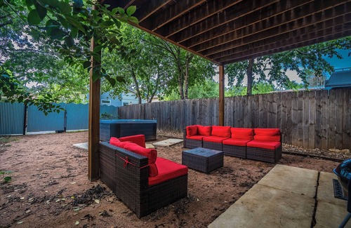 Foster Heights House | Austin Retreat Hot Tub & Relaxing Patio