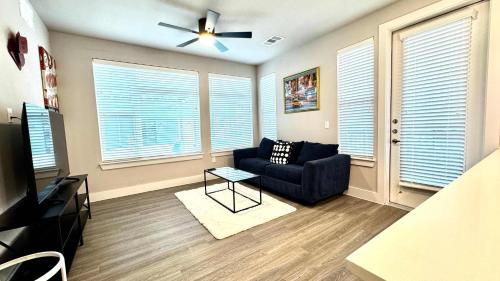 McNeil Apartment | Austin Stay w- Pool & Gym