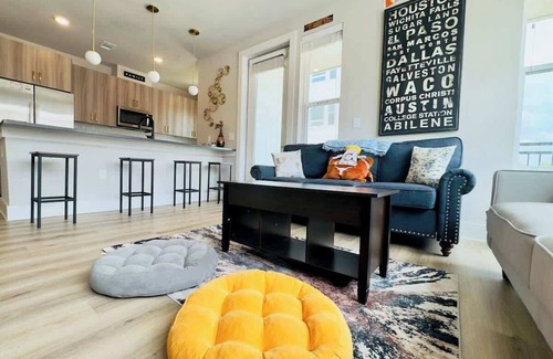 McNeil Apartment | Austin Vacation spot Pool, Gym & Games Near Domain
