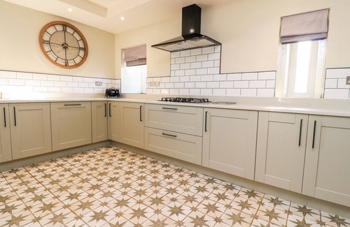 Fourstones Near Bentham Cottage | AUSTWICK, pet friendly, with pool in Long Preston