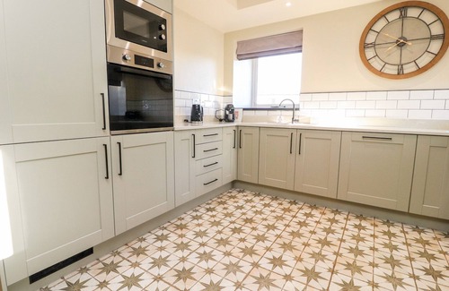 Fourstones Near Bentham Cottage | AUSTWICK, pet friendly, with pool in Long Preston