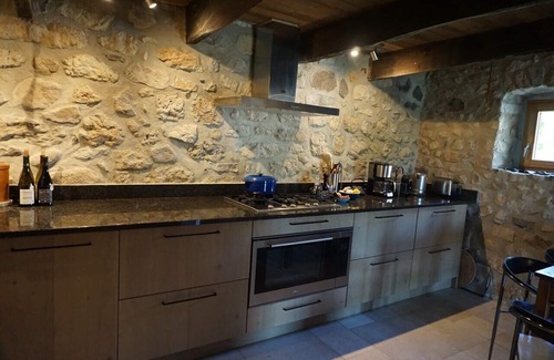 Pourcheres House | Authentic architecture, ultimate tranquility, stunning views, parking