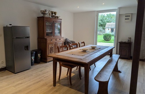 Villemurlin Cottage | Authentic Cottage in Villemurlin with Garden and Parking