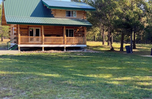 Marion Cabin | Authentic Montana wilderness log cabin (pet friendly)