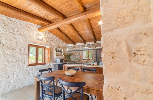 Castellana Grotte Villa | Authentic Trullo with large private pool and air con