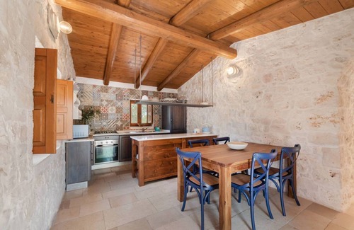 Castellana Grotte Villa | Authentic Trullo with large private pool and air con