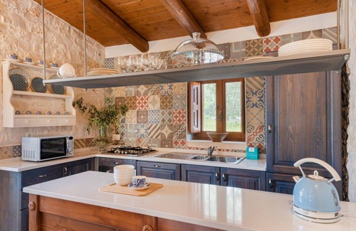 Castellana Grotte Villa | Authentic Trullo with large private pool and air con