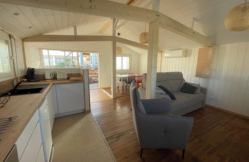 Gruissan Plage Ski Chalet | Authentic wooden chalet with sea view sleeps 4
