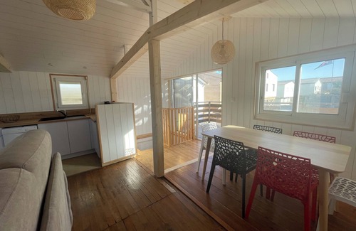Gruissan Plage Ski Chalet | Authentic wooden chalet with sea view sleeps 4