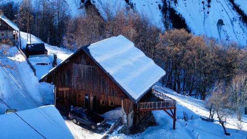 Le Chalmieu House | Authentique grange savoyarde