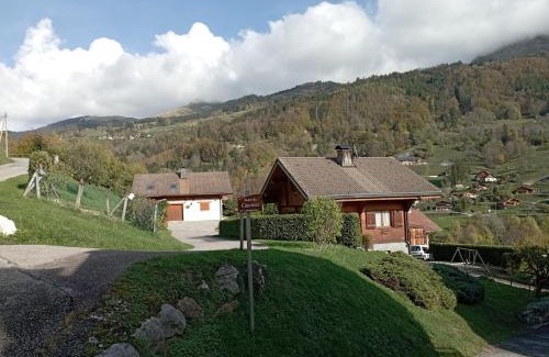 Le Bouchet-Mont-Charvin Apartment | AUX 4 SAISONS