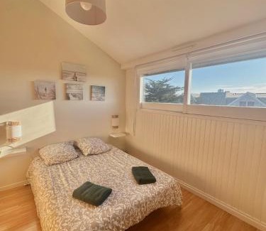 Courseulles-sur-Mer Apartment | Aux beaux coquillages, vue mer et sur le port