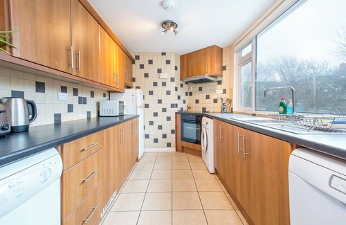 Nolton House | Avalon, Holiday Home Nolton Haven, Sleeps 6, 3 bedrooms, bathrooms