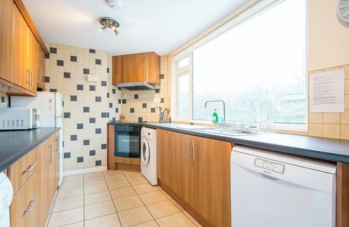 Nolton House | Avalon, Holiday Home Nolton Haven, Sleeps 6, 3 bedrooms, bathrooms