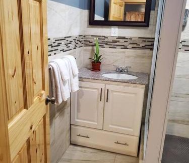 Georgetown Apartment | Avalon Regia 2 Bathroom Downstairs Apartment