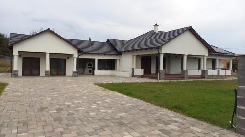 Levelek Apartment | Avalon Vendégház
