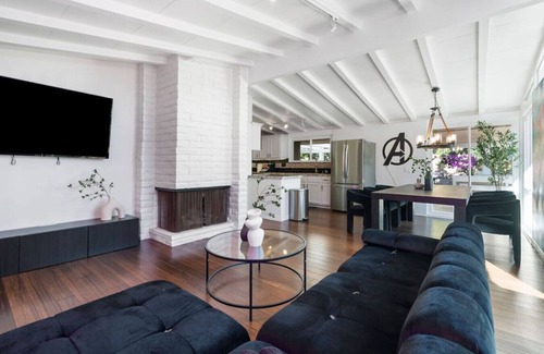 Sherwood Forest and Thistle Development House | Avengers HQ | Hot Tub | Close to Disney | Parking