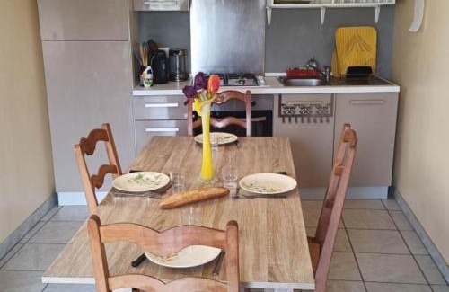 La Chabanne House | Aventure en plein air: gîte familial avec activités, proche La Loge des gardes et Paléopolis - FR-1-489-454
