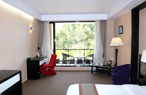 Mayangone Hotel | Avenue 64 Hotel