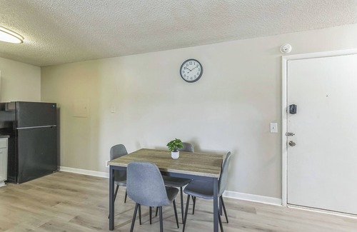 Glengarry Apartment | Avery Apartments D33 I Spacious 2 Bed 1 Bath