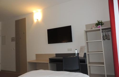Bisamberg Bed & Breakfast | AVIA Motel Bisamberg