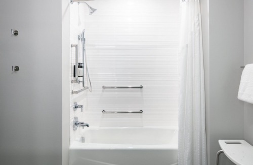 Roseville Hotel | avid hotel Roseville - Minneapolis North by IHG