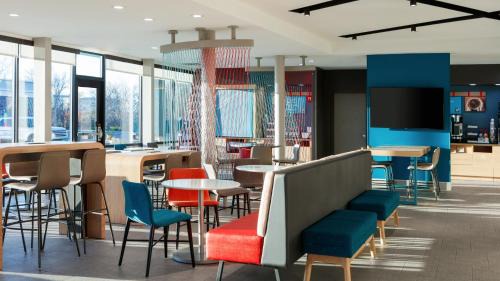 Tulsa Hotel | avid hotels - Tulsa Hills