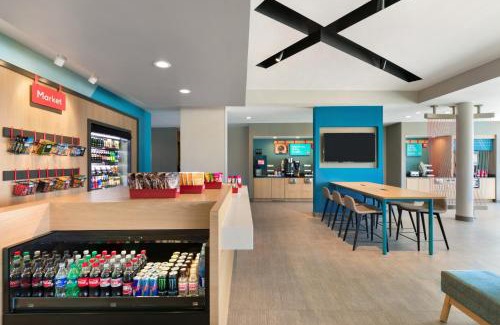 Tulsa Hotel | avid hotels - Tulsa Hills