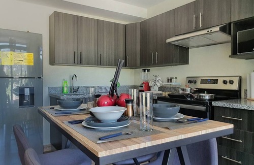 Antiguo Cuscatlan Apartment | Avitat Joy City &Volcano View 2Brm Pool &Gymn