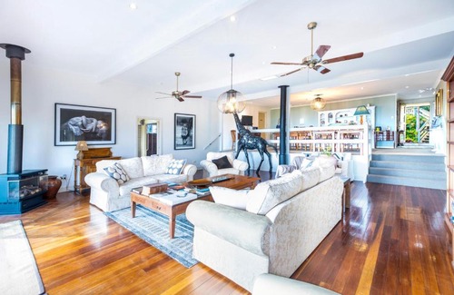 North Tamborine Bed & Breakfast | Avocado Sunset Bed & Breakfast