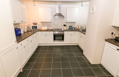 Borth-y-Gest Cottage | AVONDALE, family friendly, country holiday cottage in Borth-Y-Gest