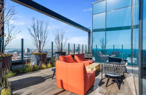 West Loop Apartment | Avra Stylish Apartments Prime West Loop Location Near Union Park