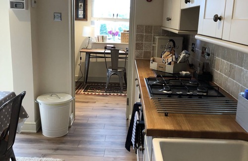 Bridgnorth Cottage | AWARD WINNING Shining Star on the Historic Cartway with River Views