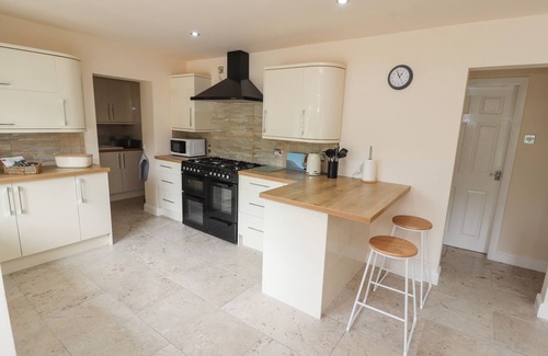 Llangynog Cottage | AWEL Y BERWYN, pet friendly, with a garden in Llangynog