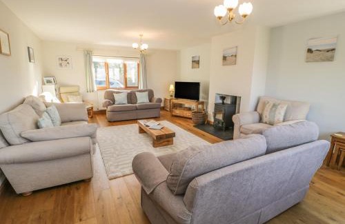 Llanfair House | Awel Y Llan