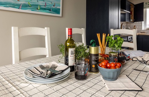 Rhosneigr House | Awelfa - A lovely house accommodating 6 in Rhosneigr