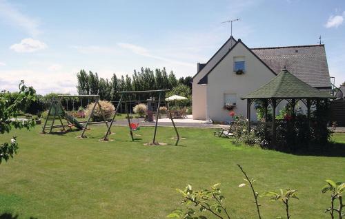 Roz-Landrieux Apartment | Awesome Apartment In Roz-Landrieux