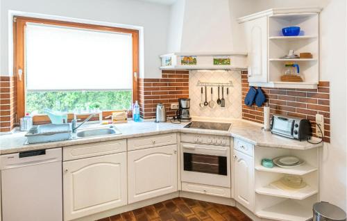 Schwackendorf Apartment | Awesome Apartment In Hasselberg