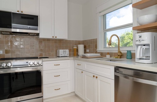 Seven Mile Beach Condo | Awesome Beach Condo on Perfect Seven Mile Beach! Newly Renovated!